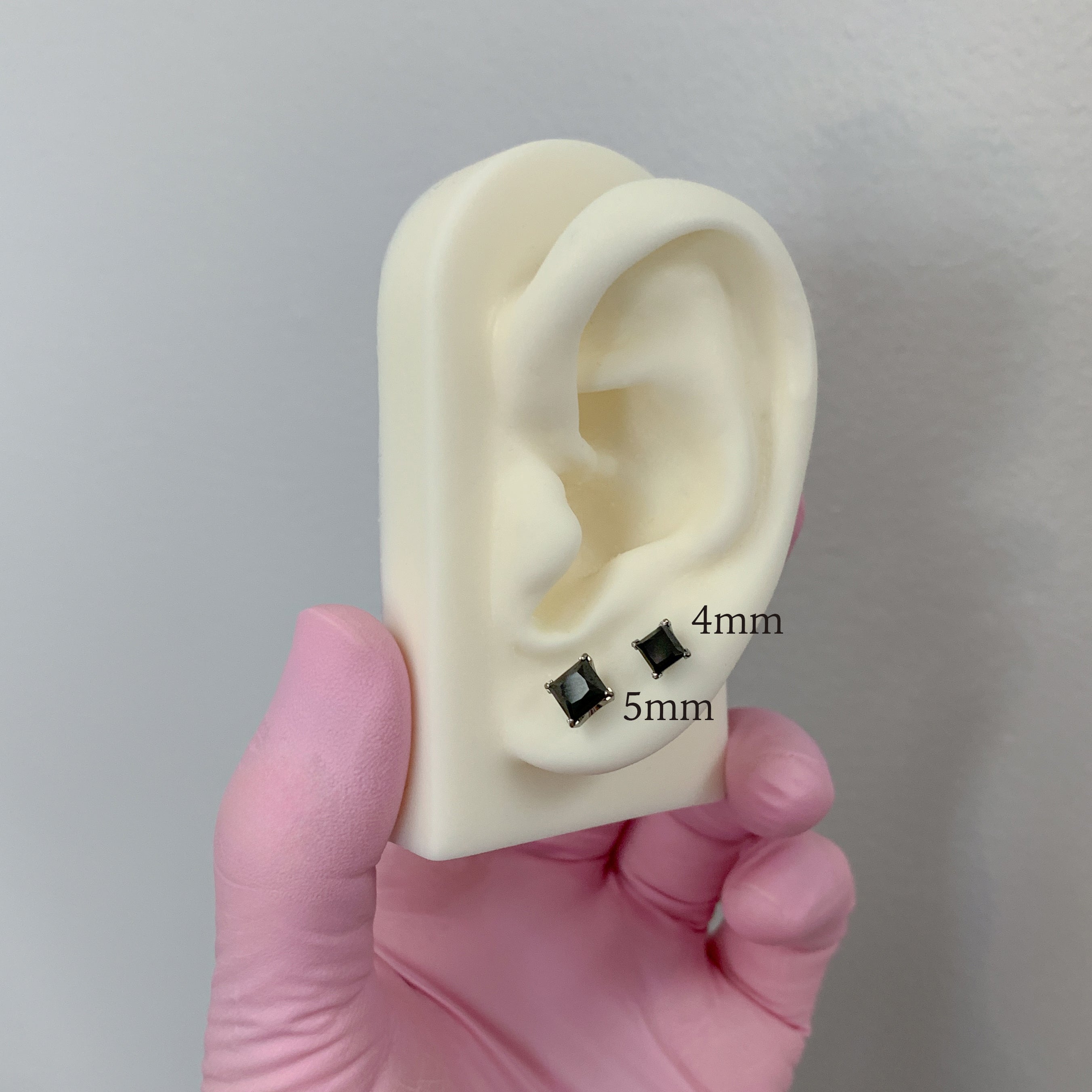 Princess Prong Threadless End – Brilliance Piercing