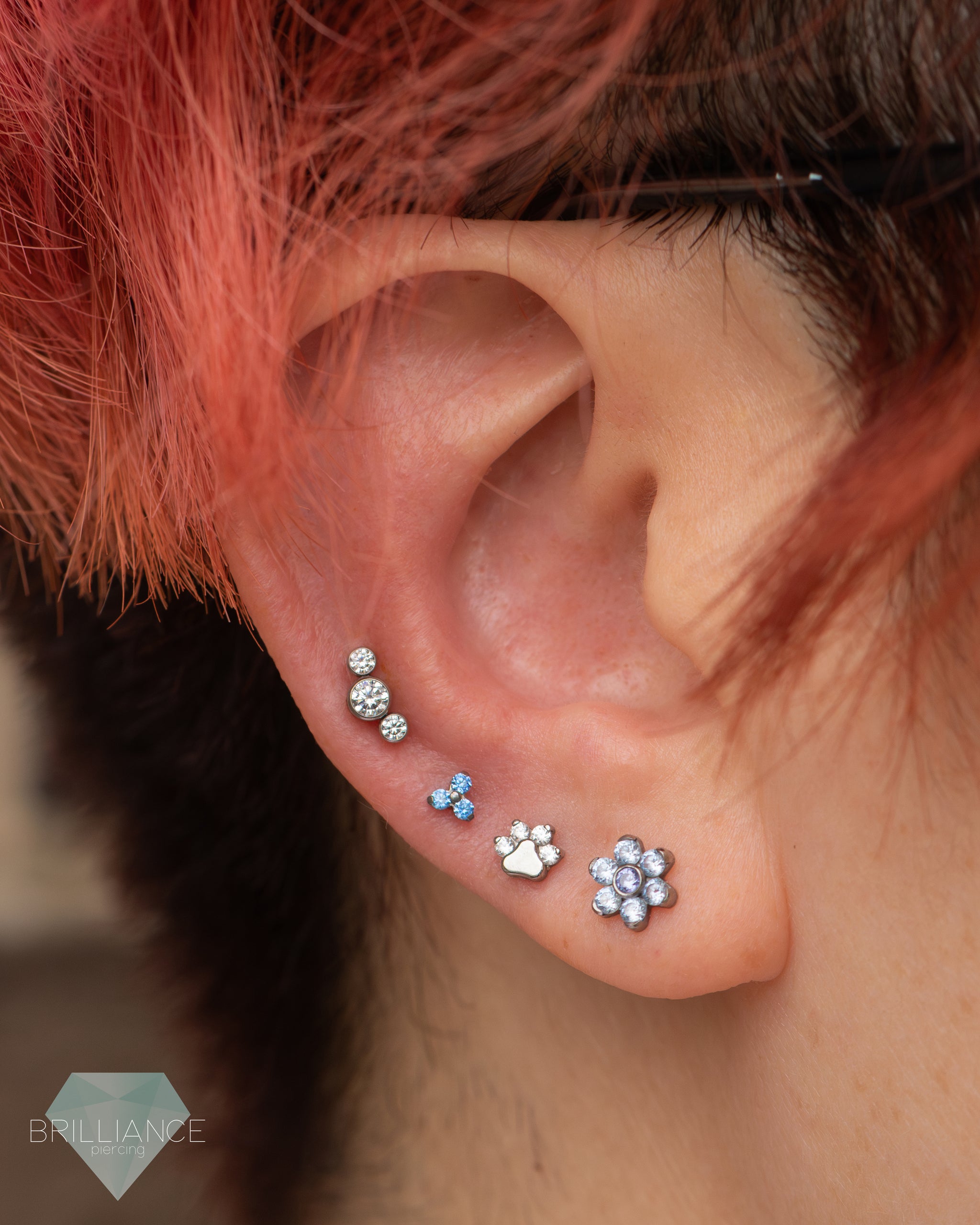 Flower with 2mm CZs / Opals Threadless End – Brilliance Piercing